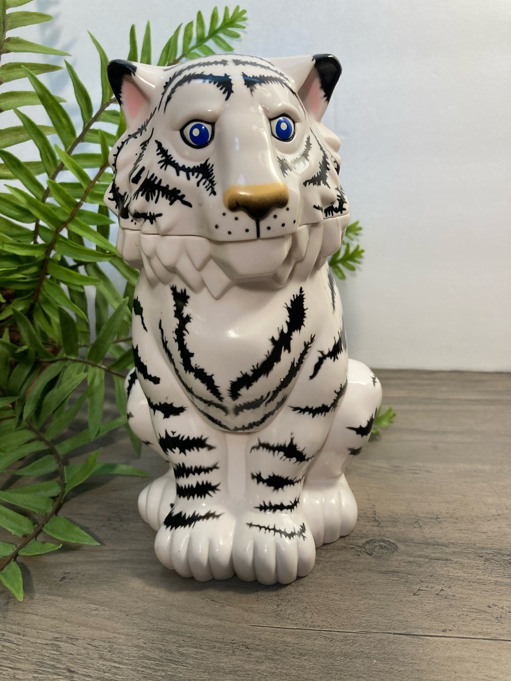 Vintage Ringling Bros Circus White Tiger Mug With Hinged Lid
